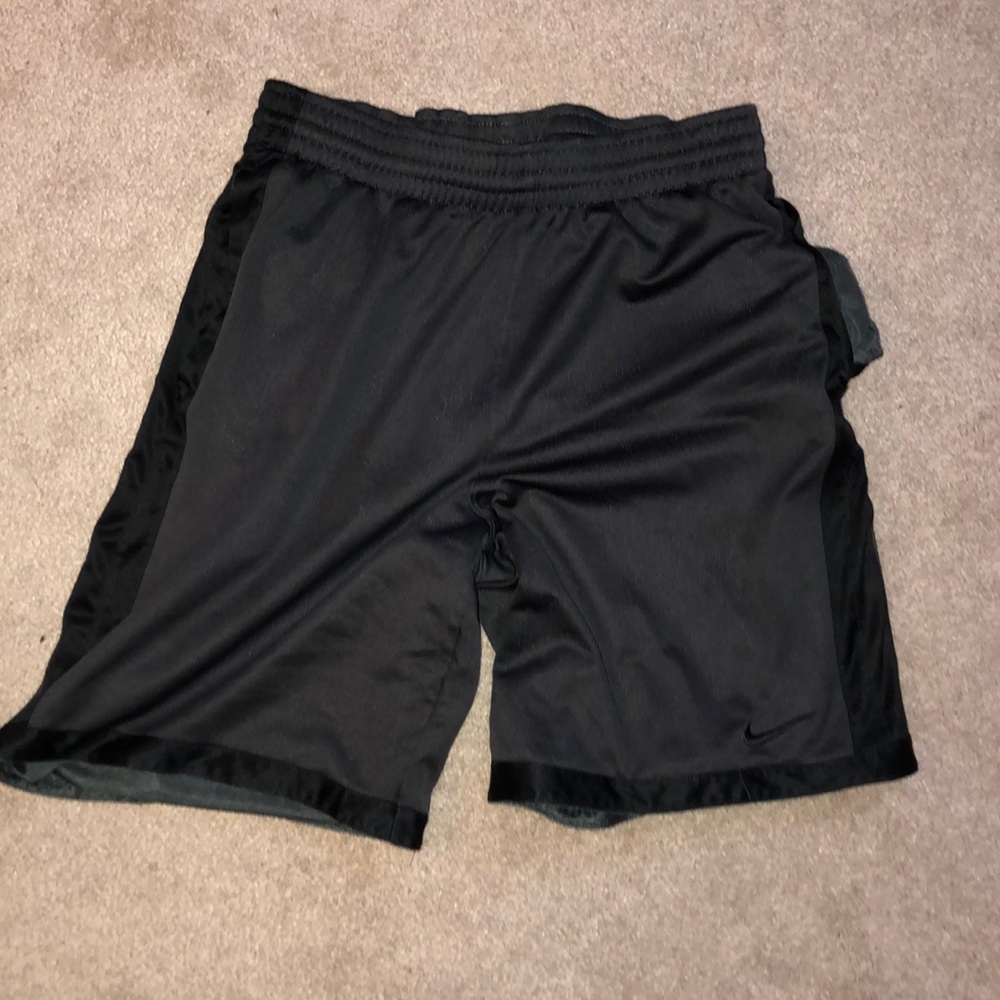 Nike shorts size M